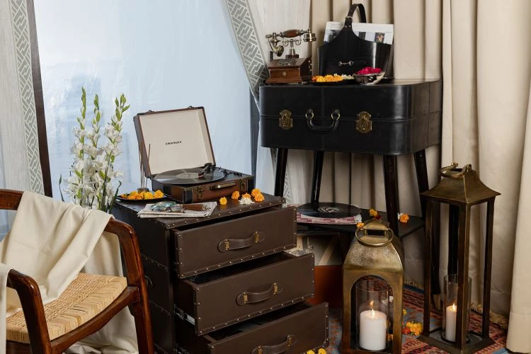 Ambry Side Table - Image 5