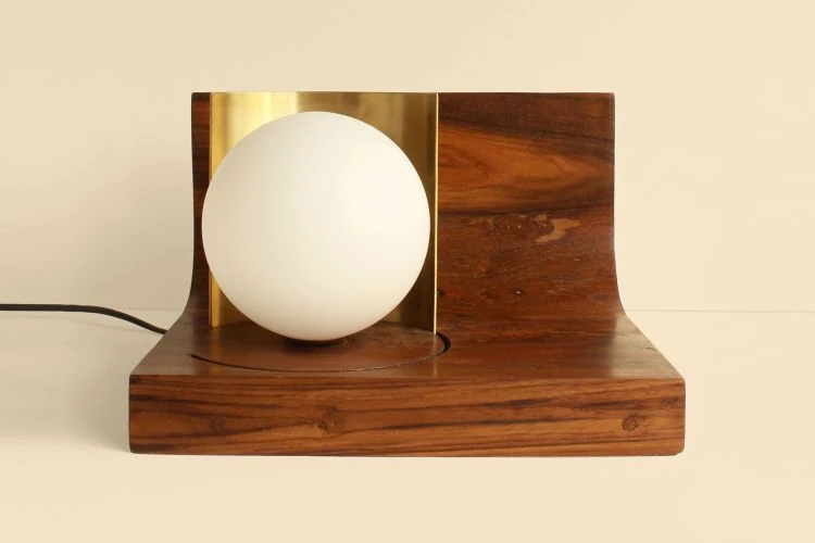 Indu - The Moving Shade Lamp