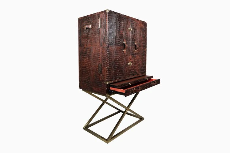 Heritage Trunk Bar On Stand - Image 3