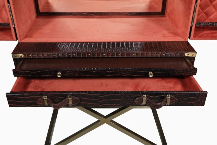 Heritage Trunk Bar On Stand - Image 5