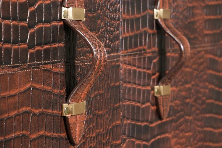 Heritage Trunk Bar On Stand - Image 8